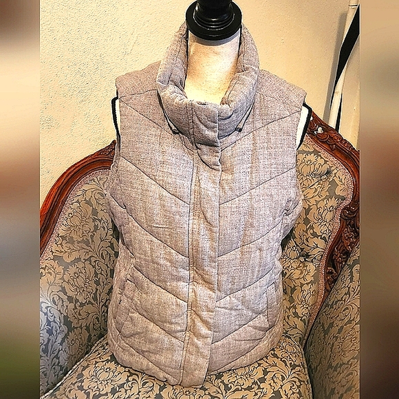 GAP Jackets & Blazers - GAP Gray Quilted Vest
